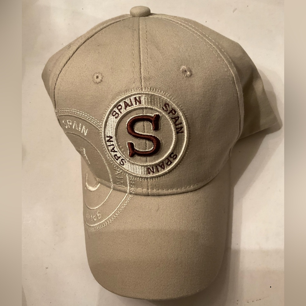 Robin Ruth Spain souvenir cap